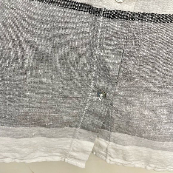 SALE! Tahari White & Grey Linen Button - Down Shirt. - Picture 4 of 7